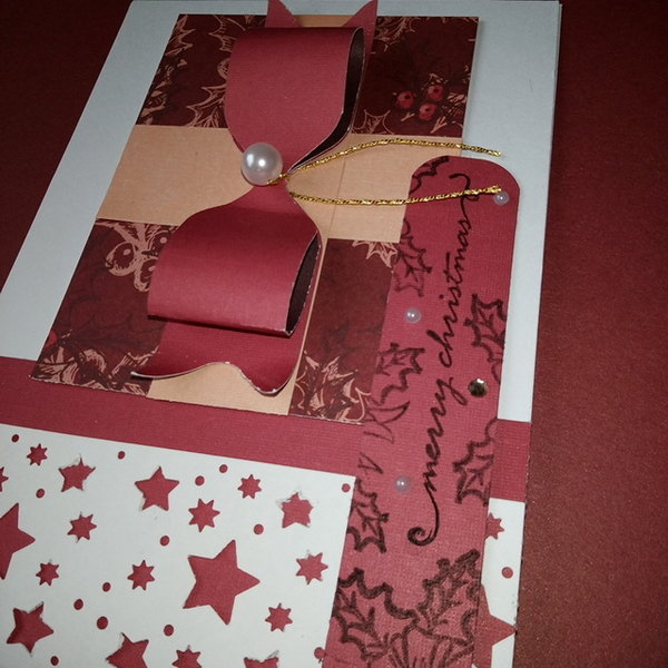 Weihnachtskarten gebastelt "Geschenk mit Schleife rot/aprikot"