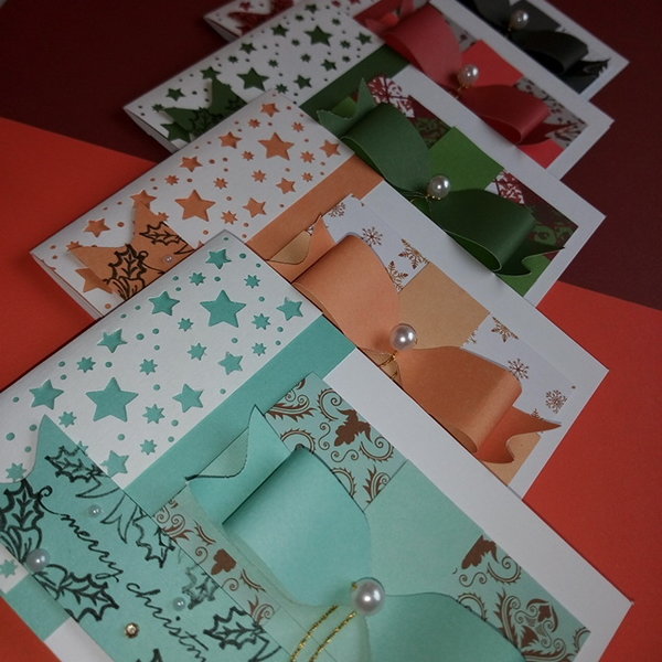 Weihnachtskarten gebastelt "Geschenk mit Schleife türkis"